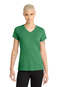 District Women's Perfect Blend CVC V-Neck Tee - Heathered Kelly Green
